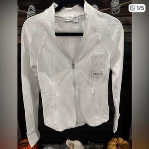 NWT Athleta Salutation Ribbed Jacket. Size Small. White